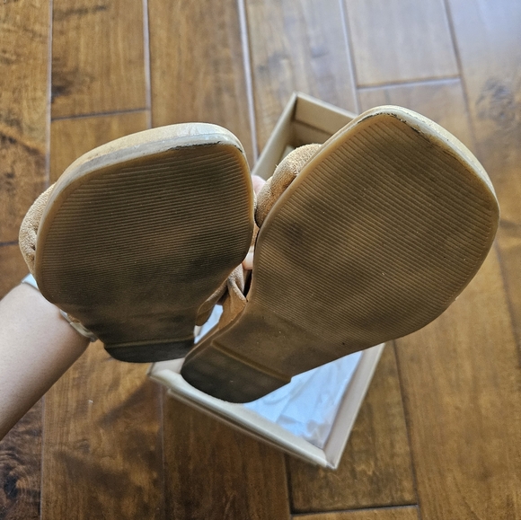 Steve Madden Suede Wizen Sandals - Picture 8 of 12